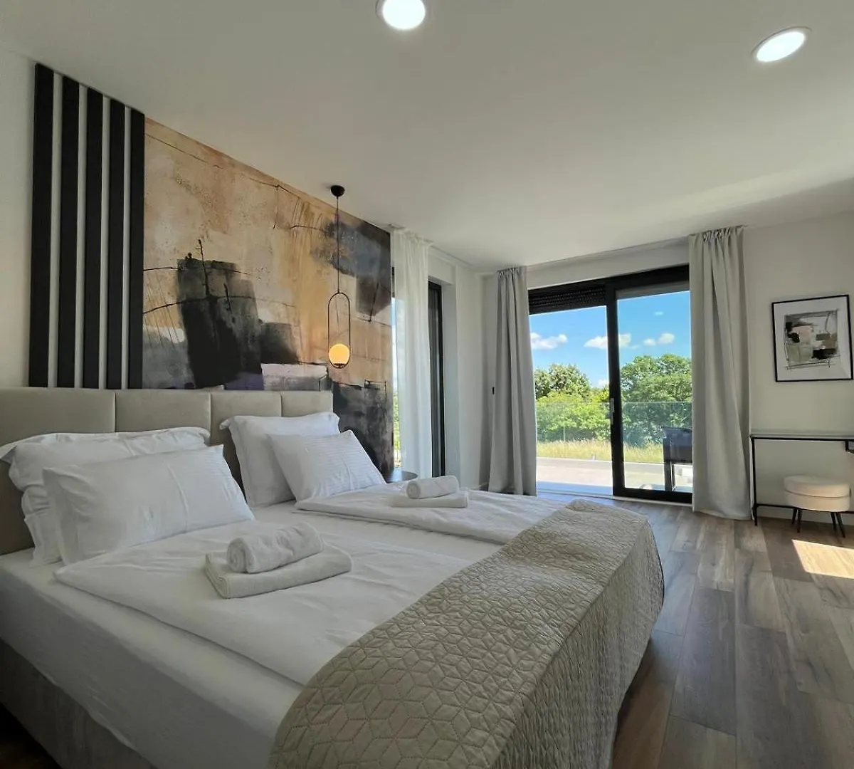 Luxury Villa Kiara With Private Heated Pool And Jacuzzi- 15Min From Sea Orbanići