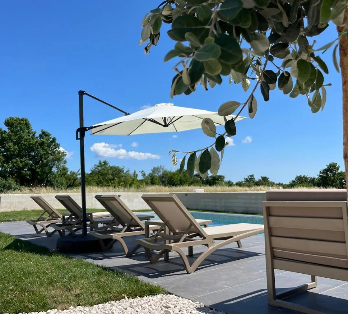 Luxury Villa Kiara With Private Heated Pool And Jacuzzi- 15Min From Sea Orbanići