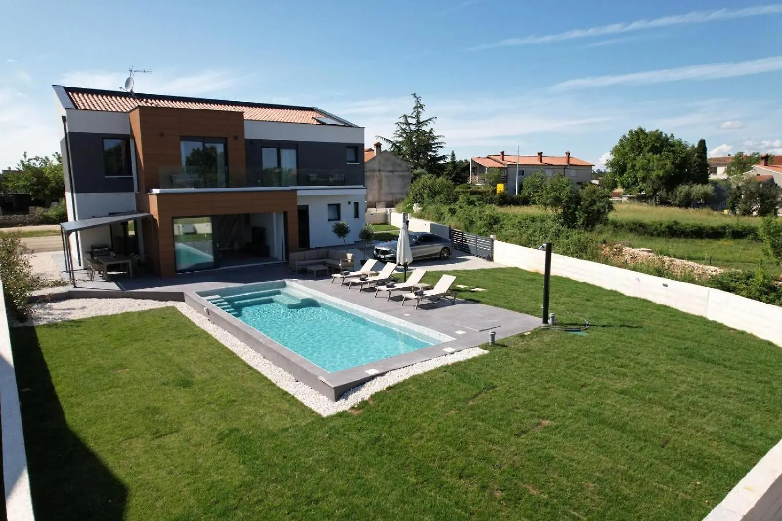 Luxury Villa Kiara With Private Heated Pool And Jacuzzi- 15Min From Sea Orbanići